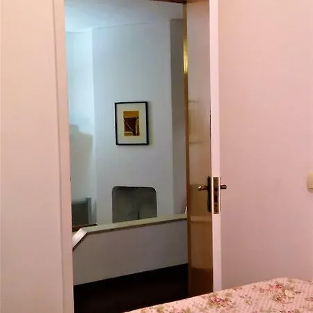 Sunny Close To The * Албуфейра