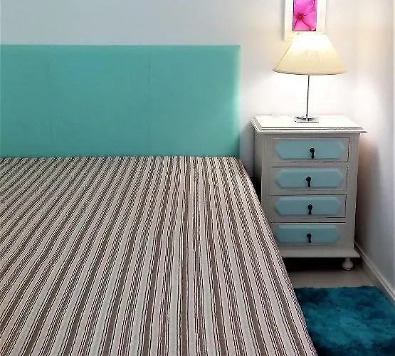 Sunny Close To The 아파트 알부페이라