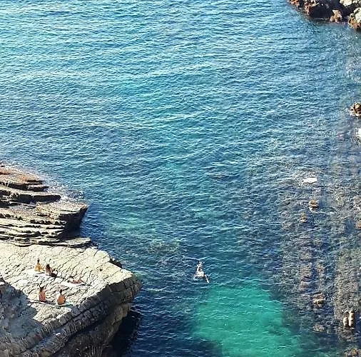 아파트 Sunny Close To The *